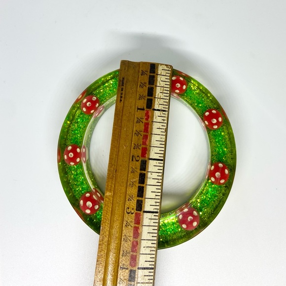 Vintage Red and White Toadstool Mushrooms Lucite Bangle Bracelet Green Sparkles - Picture 9 of 9